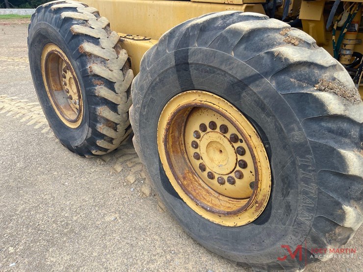 1994-deere-670b-image-9
