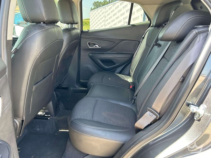 2016-buick-encore-image-21