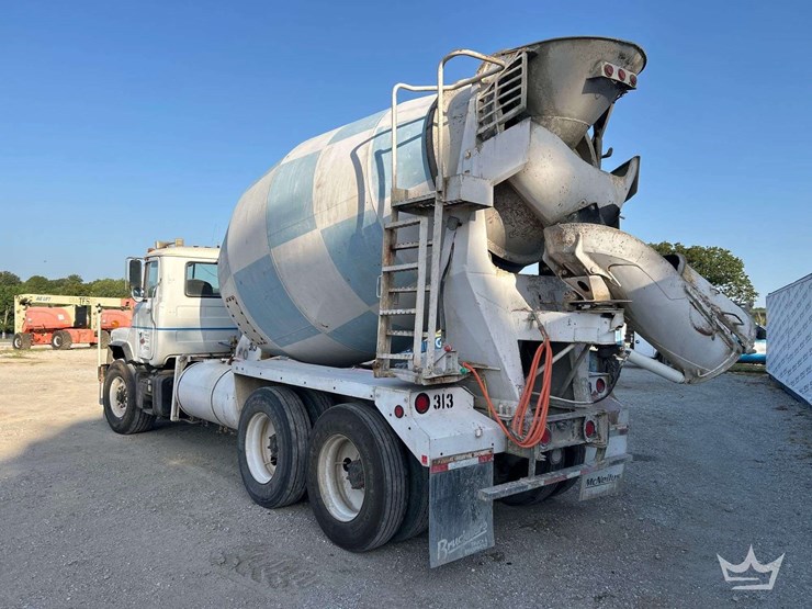 1994-mack-dm690s-image-3