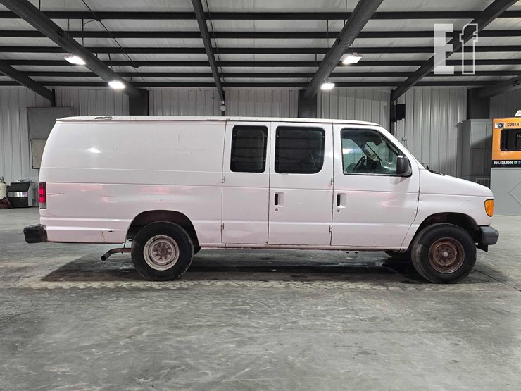 2007-ford-e250-image-6