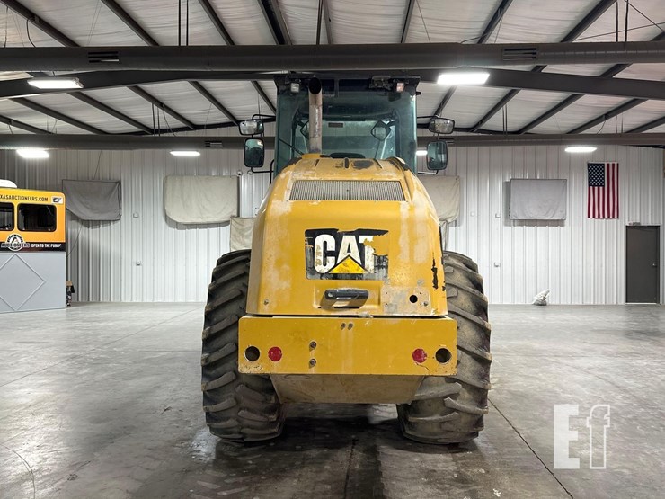 2019-caterpillar-cp56b-image-8