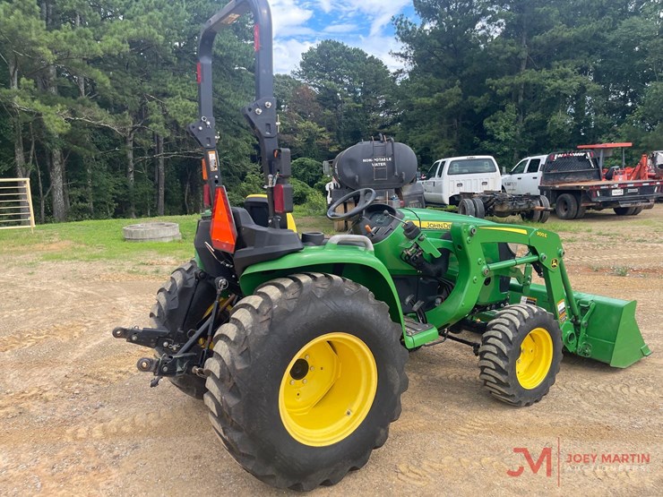 john-deere-3025e-utility-tractor-image-3