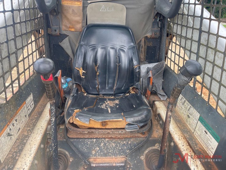2002-bobcat-s250-skid-steer-loader-image-16