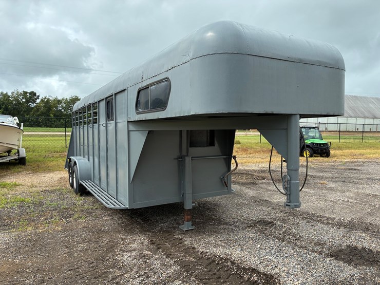 #20212-•-dixie-trailer-works-horse-trailer-image-2