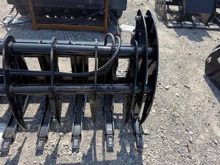 #2014-•-unused-future-clg72-70"-skid-steer-curved-log-grabber-c-hxzmq2605136-inv#48931-image-7