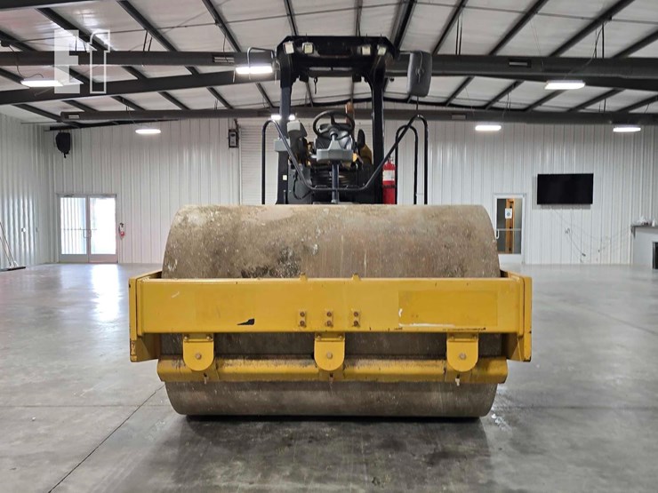 2016-caterpillar-cs56b-image-7