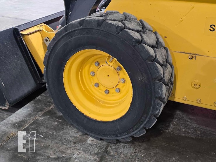 2023-deere-324g-image-21