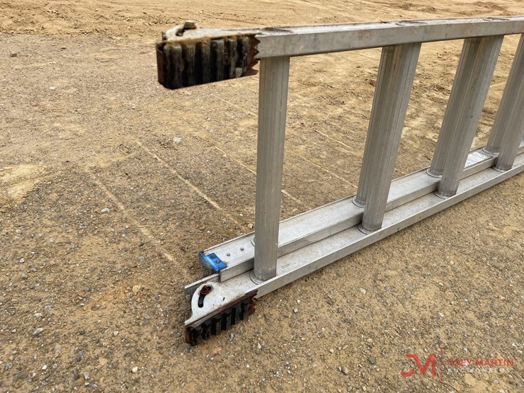 40'-aluminum-extension-ladder-image-5
