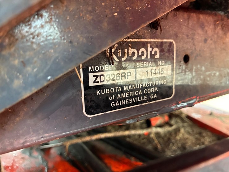 kubota-zd326-image-10