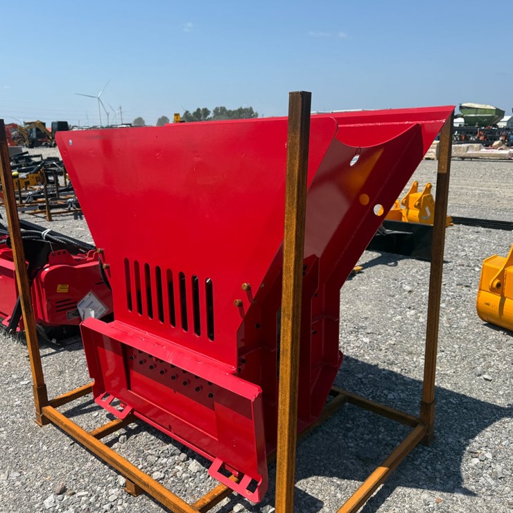 #2040 • Unused Future Skid Steer Block Crusher SSJ260319 INV#48936