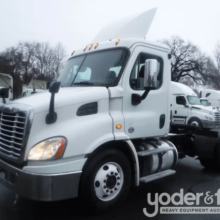 2018 FREIGHTLINER CASCADIA 113