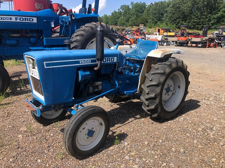 ford-tractor-image-1