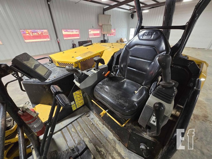 2021-caterpillar-306cr-image-17