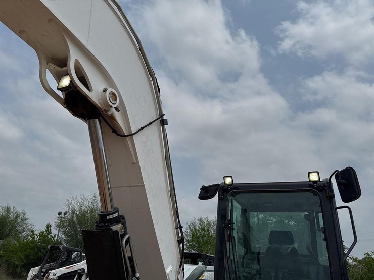2023-bobcat-e88-image-33