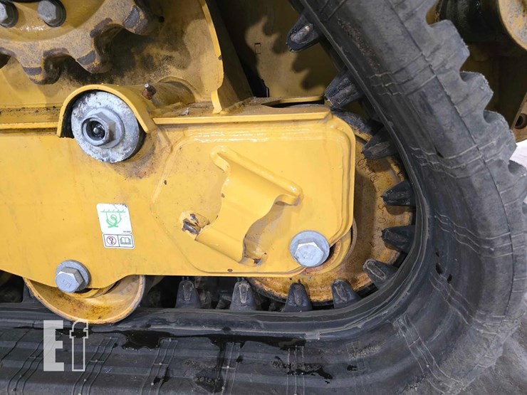 2025-caterpillar-255-image-30