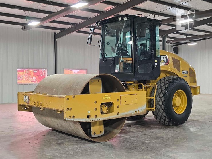 2022-caterpillar-cs56b-image-1