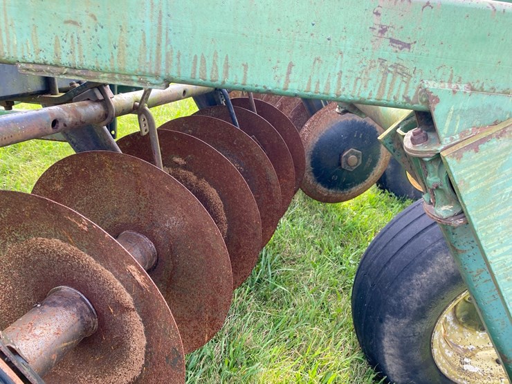 john-deere-230-image-22