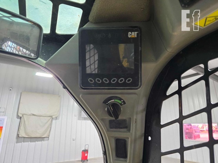 2021-caterpillar-259d3-image-21