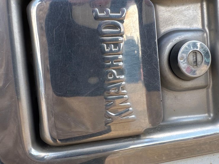 2010-chevrolet-2500-hd-service-truck-image-15