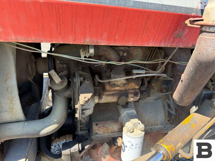 1975-massey-ferguson-235-image-14