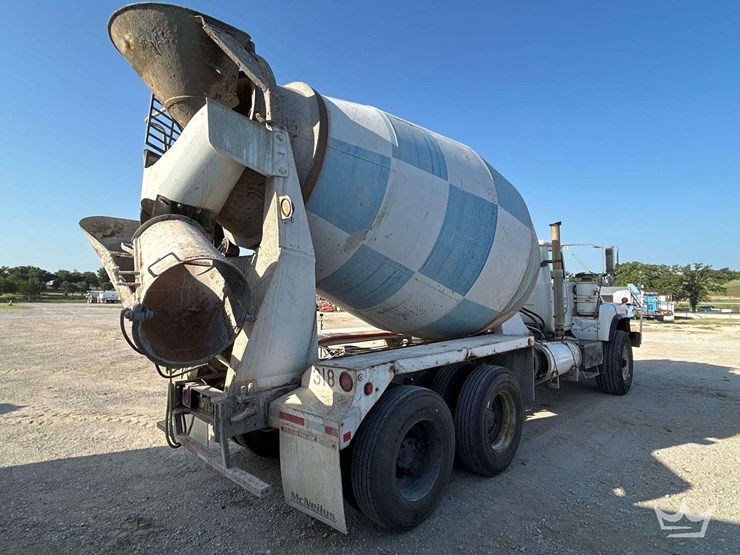 1994-mack-dm690s-image-3