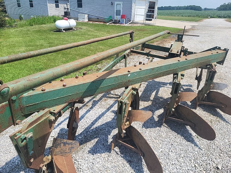 oliver-545-in-furrow--4-bottom-moldboard-plow-w/coulters-image-14