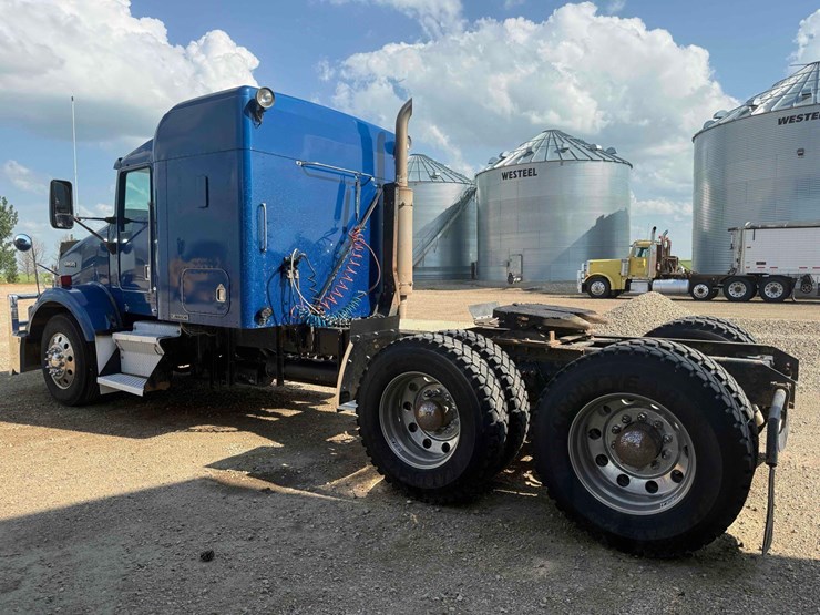 2000-kenworth-semi-image-3
