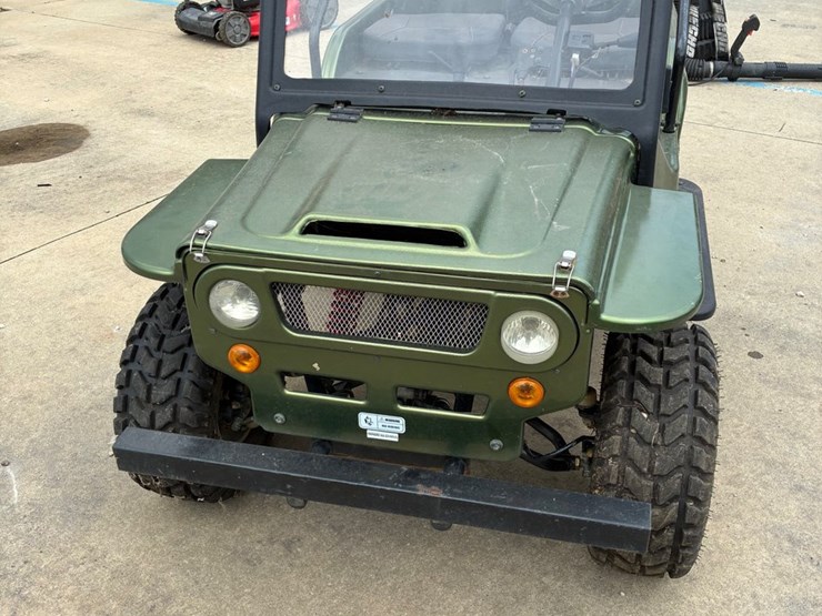 #20210-•-mossimo-mini-jeep-image-2