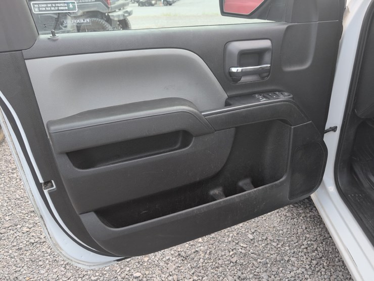 2018-chevrolet-silverado-1500-image-12