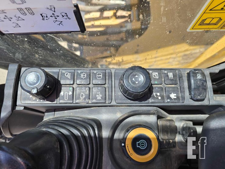 2024-caterpillar-340-image-20