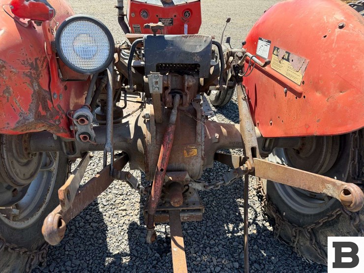 1975-massey-ferguson-235-image-24