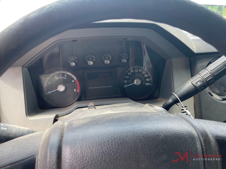2016-ford-f-550-xl-super-duty-cab-&-chassis-truck-image-22