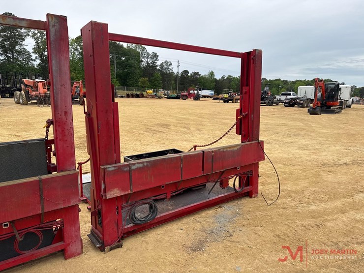 (1)-2007-leyman-fdc65rm-hydraulic-lift-gate-image-3