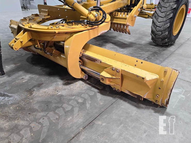 2021-caterpillar-120-image-11