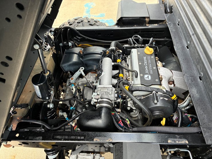 john-deere-gator-image-13