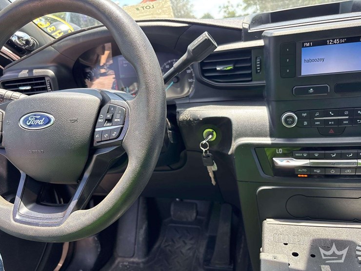 2020-ford-explorer-hybrid-awd-suv-image-16