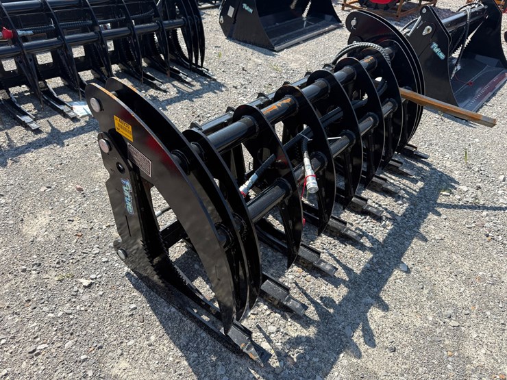 #2013-•-unused-future-clg72-70"-skid-steer-curved-log-grabber-c-hxzmq2605135-inv#48930-image-4