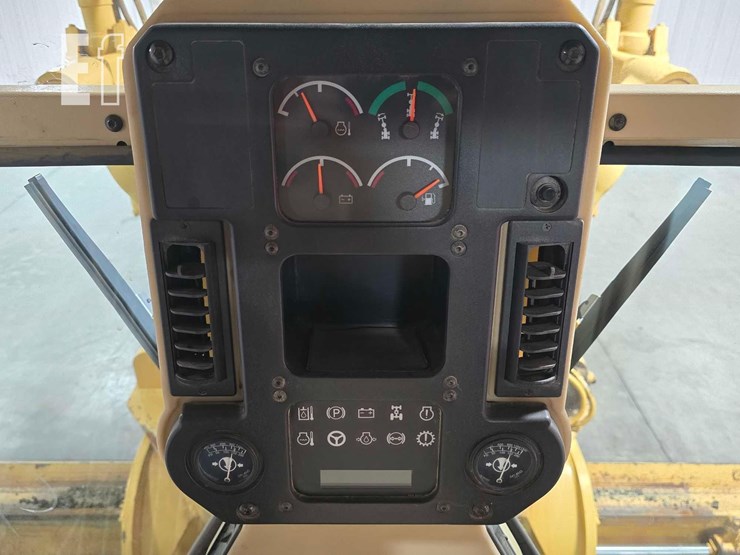 2005-caterpillar-143h-image-20