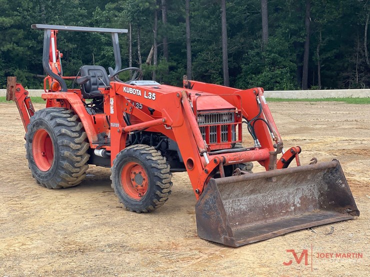 kubota-l35-loader-backhoe-image-1