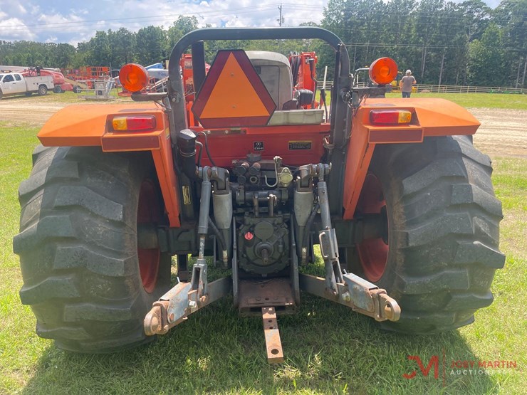 kubota-la1353-image-10