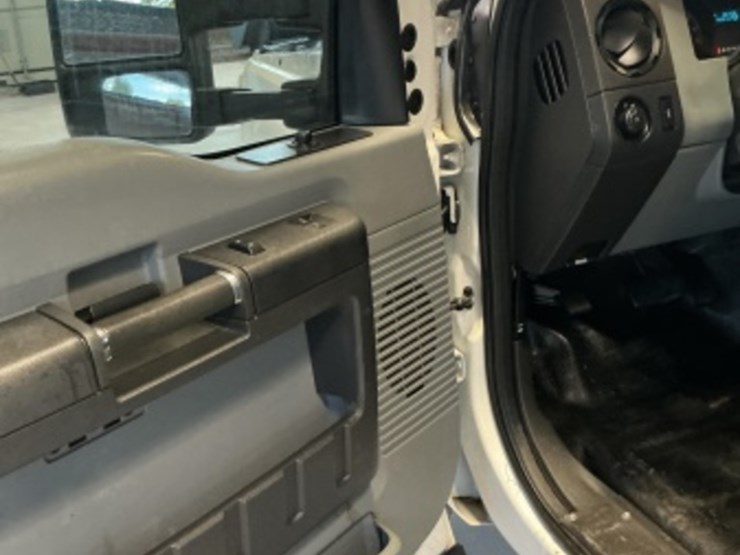 2012-ford-f350-image-25