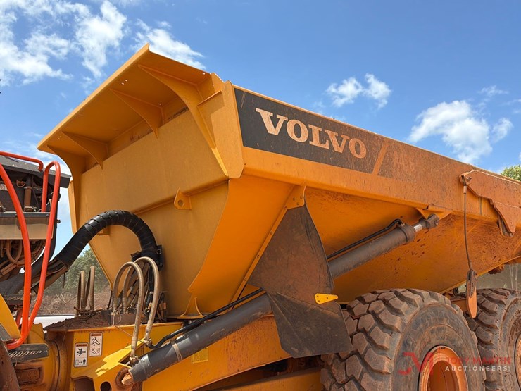 2023-volvo-a45g-image-19