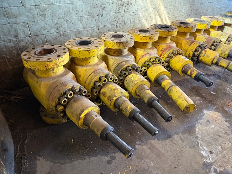 (5x$)-7-1/16”-10k-frac-valves-image-2