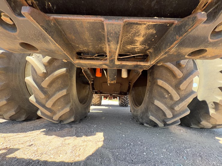 2005-case-ih-325-image-24