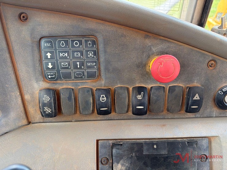 2022-volvo-a30g-image-38