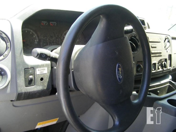 2010-ford-e250-image-10