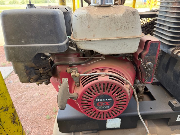4.6’-x-4.6’-lincoln-mod-84806-10k-wp-grease-injection-pump-p/b-industrial-17-cfm-air-compressor-image-6