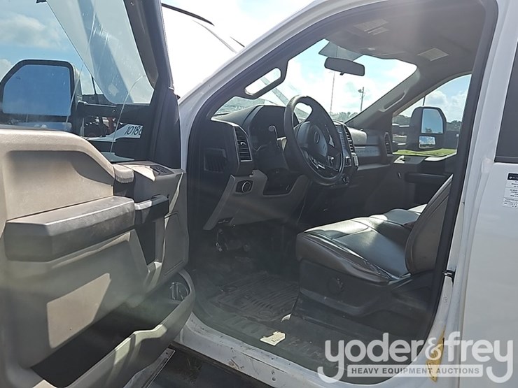 2017-ford-f350-image-19