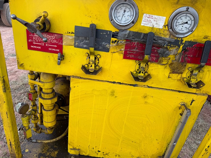 meyer-horizontal-3k-wp-gas-powered-3-station-accumulator-closing-unit,-skidded-image-11