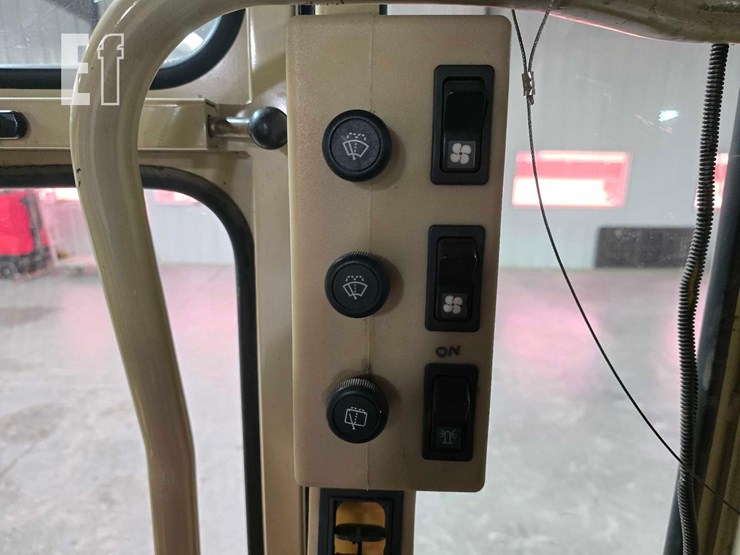 2006-caterpillar-143h-image-24